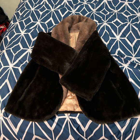 Borgana Faux Fur Brown Vintage Stole Short Coat Jacket w/pockets Size Large - Picture 2 of 9